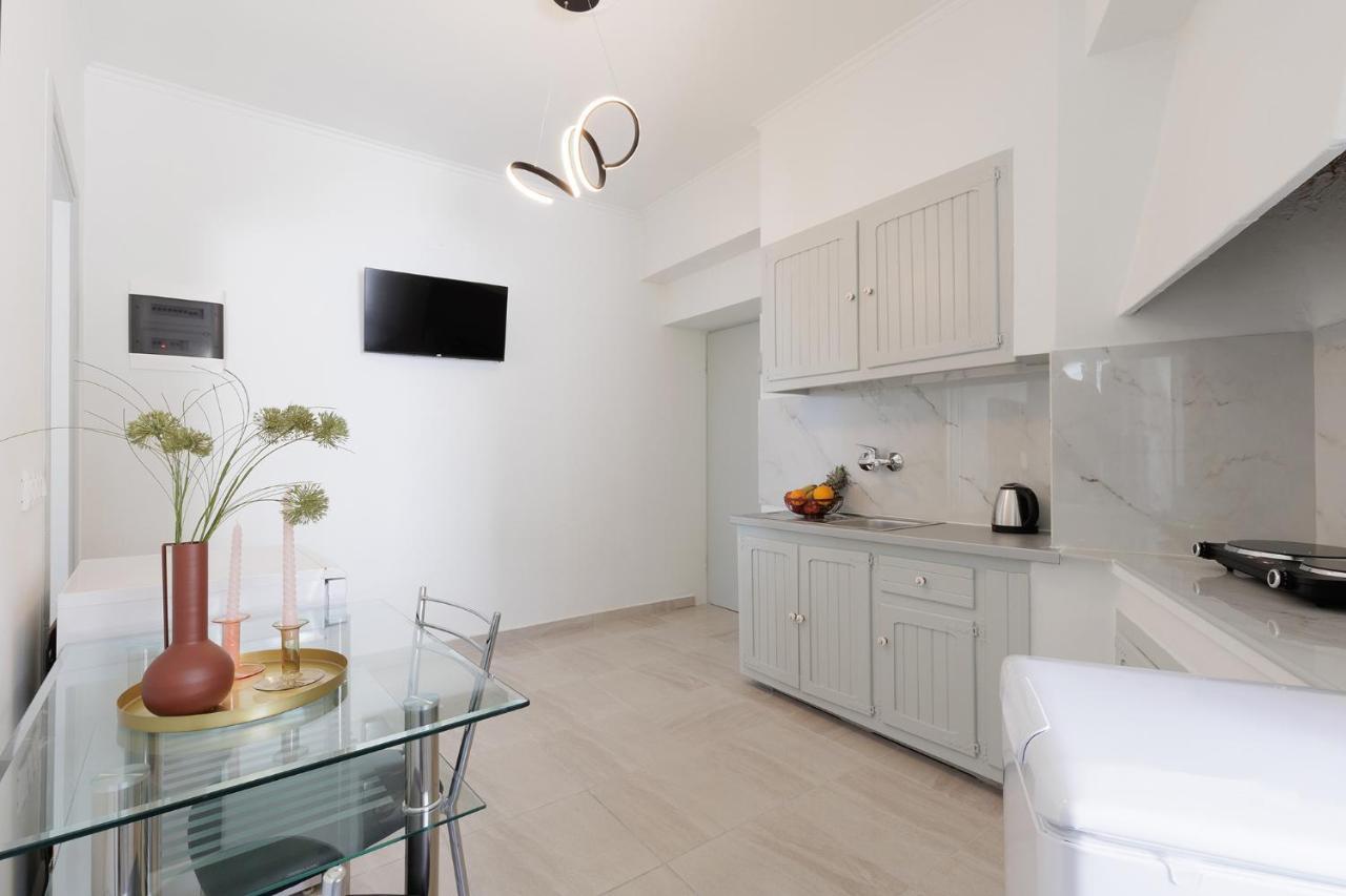 Salt & Sun Apartments By Konnect, At Kaminaki Beach Nisaki  Extérieur photo