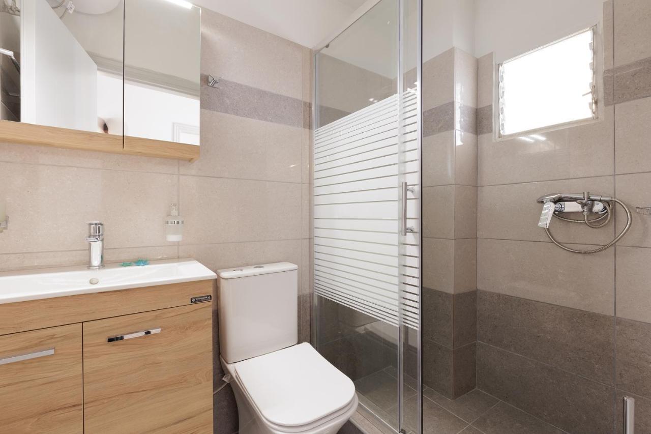 Salt & Sun Apartments By Konnect, At Kaminaki Beach Nisaki  Extérieur photo